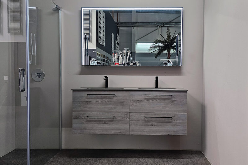 02-moderne-badmoebel-set-140-cm-doppelwaschtisch-mit-keramik-doppelwaschbecken-taupe-ausstellungsstueck