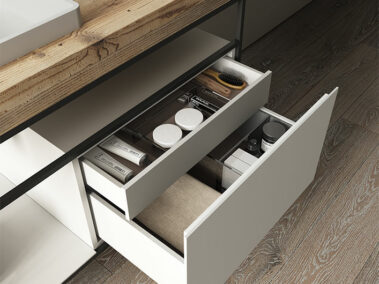 Badezimmermöbel-Set - Dogma - Unterschrank Bianco matt lackiert, Rahmen in der Ausführung Carbone, Colonna Bianco matt