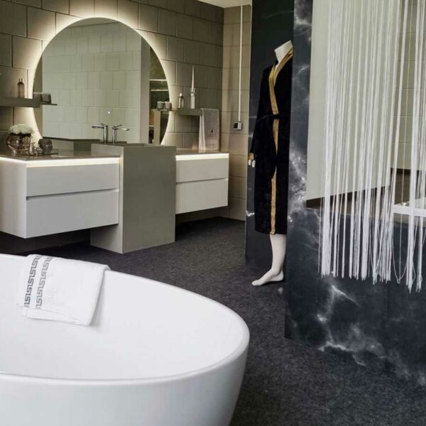 Erleben Sie Badmöbel-Luxus: Erstklassige Badezimmerausstellung vor Ort.