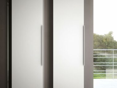 Badmöbel IDEA_matt lackiert Cobalto, Offenes Element matt Weiss lackiert, Hochschränke matt Weiss lackiert