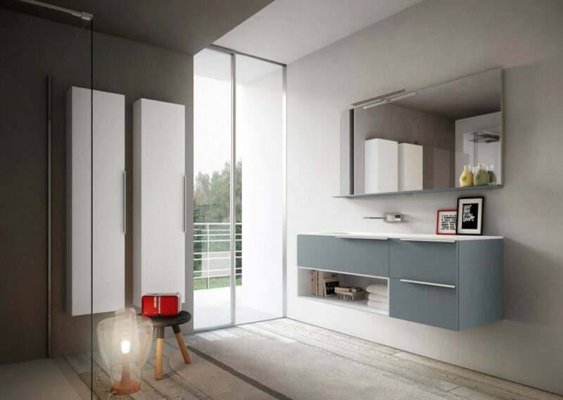 Badmöbel IDEA_matt lackiert Cobalto, Offenes Element matt Weiss lackiert, Hochschränke matt Weiss lackiert, Waschbecken aus Mineralsolid Weiss matt