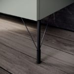 Badmöbel-ideagroup_Form, die neue Möbelkollektion von IDEA_Unterschränke in der Lackausführung Grigio Cenere Soft Touch