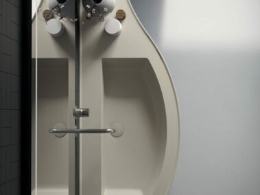 Badmöbel-ideagroup_Gebogene Unterschränke in der matten Lackausführung Sahara, Platte mit integriertem Waschbecken aus Mineralsolid Farbe matt Sahara