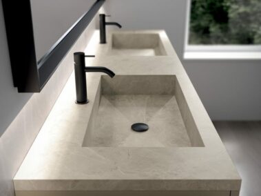 Badmöbel-ideagroup_Lackausführung Cappuccino Soft Touch, Platte mit integriertem Waschbecken aus Steinzeug Diamonds Cream