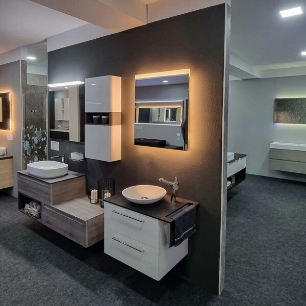 Erleben Sie Badmöbel der Extraklasse, Design-Heizkörper & moderne Badezimmerlösungen vor Ort.