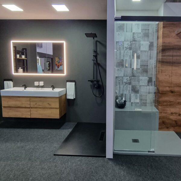 Erleben Sie Badmöbel der Extraklasse, Design-Heizkörper & moderne Sanitärtechnik: Entdecken Sie unsere erstklassige Badezimmerausstellung vor Ort.