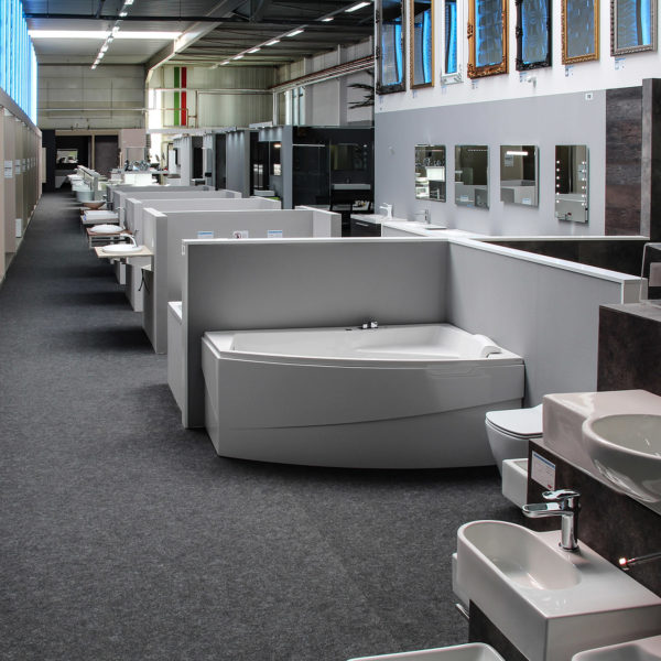 Badewannen als Eckbadewannen, Rechteck und Viertelkreis sowie Fünfeck