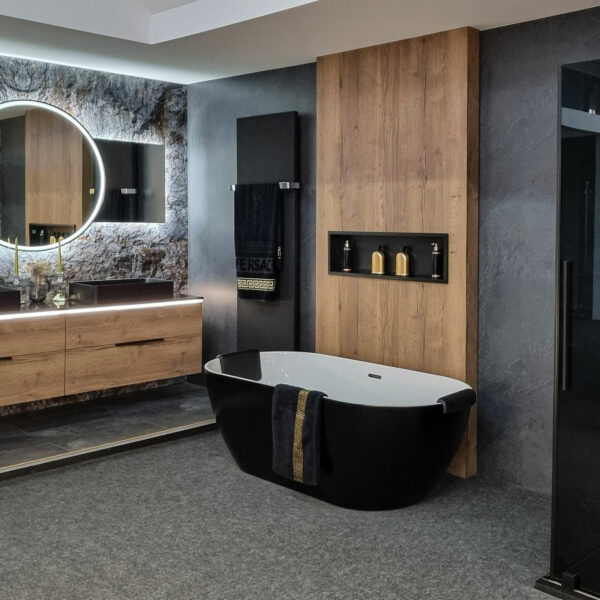 Meisterhafte Badmöbel und zeitlose Eleganz: Exklusive Badausstellung mit modernen freistehenden Badewannen nahe Bad Essen und Osnabrück.