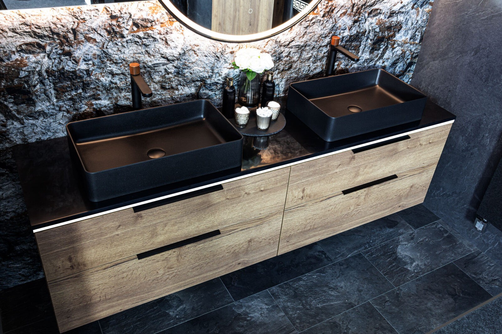 badmoebel-doppelwaschtisch-160-200-240-cm-tabak-eiche-exklusive badmöbel echtholzt-badezimmermoebel-schwarze-marmor