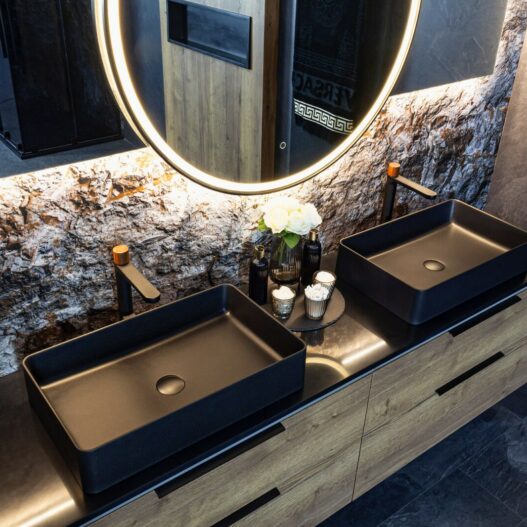 badmoebel-doppelwaschtisch-160-200-240-cm-tabak-eichet-badezimmermoebel-schwarze-marmor_08