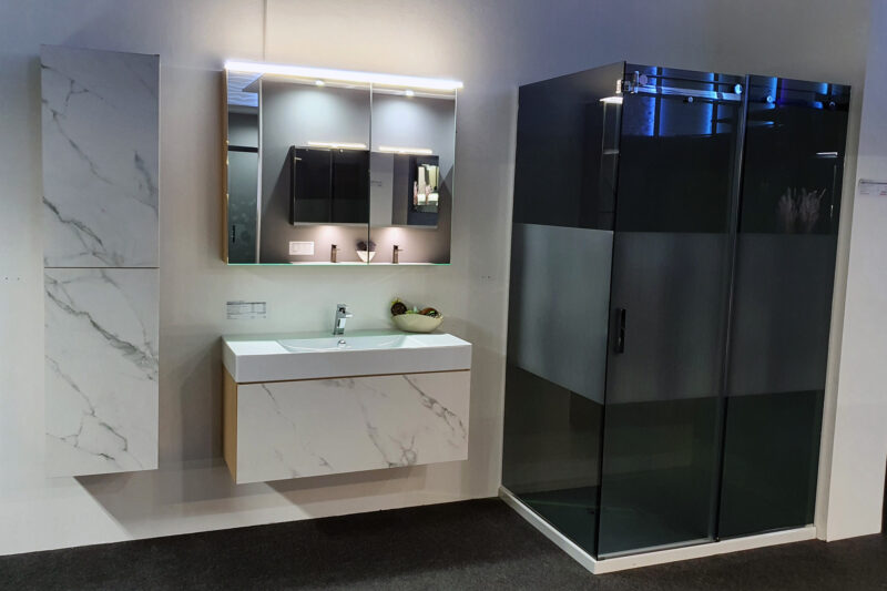 badmoebel-waschtisch-100-cm-badezimmermoebel-ausstellungsstueck-marmor-front-calacatta-mit-spiegelschrank