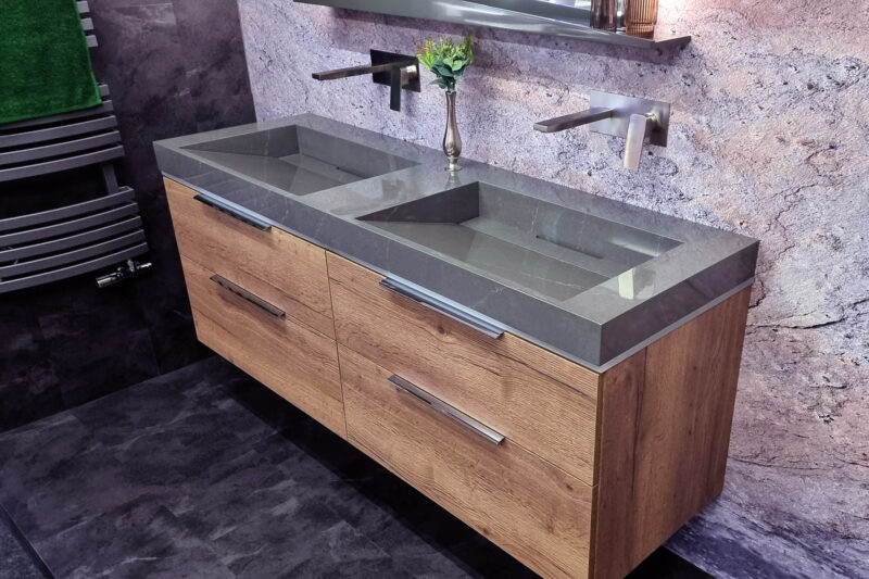 exklusive-badmoebel-doppelwaschtisch-tabakeiche-marmor-stein-badezimmermoebel-160-200-240-cm