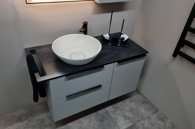 exklusives-badmoebel-waschtisch-100-cm-badezimmermoebel-ausstellungsstueck-taupe