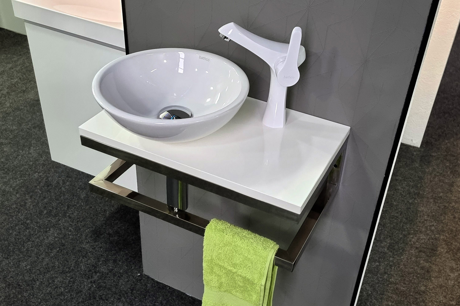 gaeste-wc-waschtisch-50-cm-waschbecken-waschplatz-aufsatzwaschbecken-klein