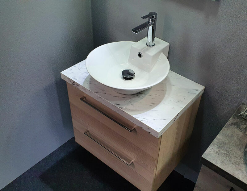 gaeste_wc_badmoebel_60_mit_aufsatzwaschbecken_marmor