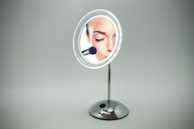 kosmetikspiegel-mit-beleuchtung_wandmontage-oder-stehend